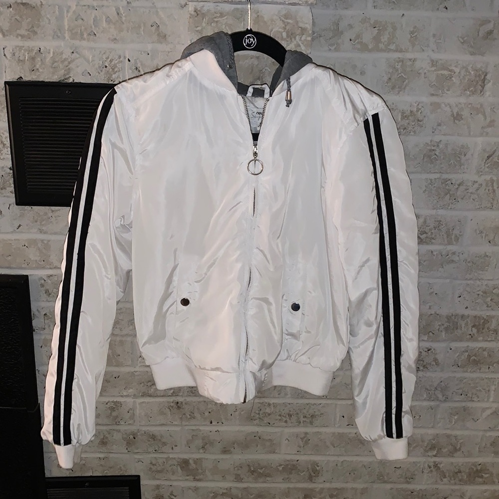 White puffer jacket